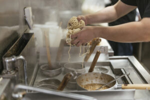 【悲報】炎上した家系ラーメン店主、お前らのコメントに病む