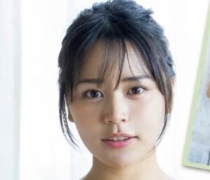 【画像】セクシー女優、急に『子どもの頃の写真』を公開した結果