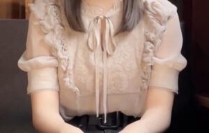 【画像】グラドルのメイキング、ほぼ膣が見えていた