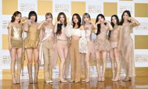 【画像】TWICE、とんでもないえちえち衣装