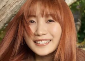 ikuraちゃん(25)、黒タイツ美脚がえっちすぎるwwwwwwwwww