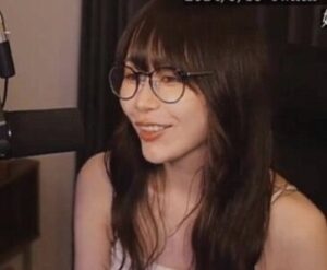 【画像】たぬかな、ワキ見せ生配信がエ■すぎる