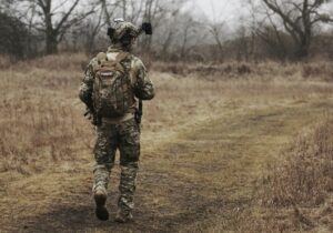 【感動】3年ぶりに帰還した兵士、自分が父親になることを知る