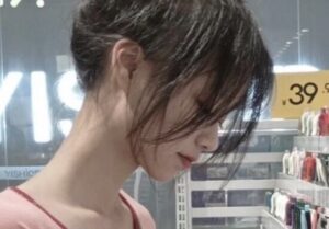 【画像】色白華奢JKのパイスラおっ■い、バチクソえっち【画像あり】