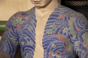 隣の家にヤクザとその家族が引っ越してきた