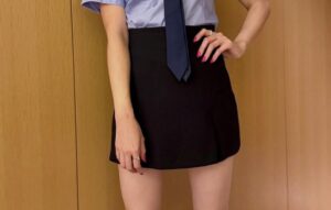 【画像】元NHKの女子アナ、ミニスカポリスになるｗｗｗｗｗｗｗｗ